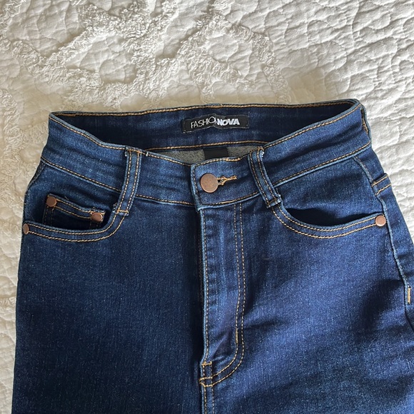 Fashion Nova Jeans Size 3/4 - Picture 2 of 4